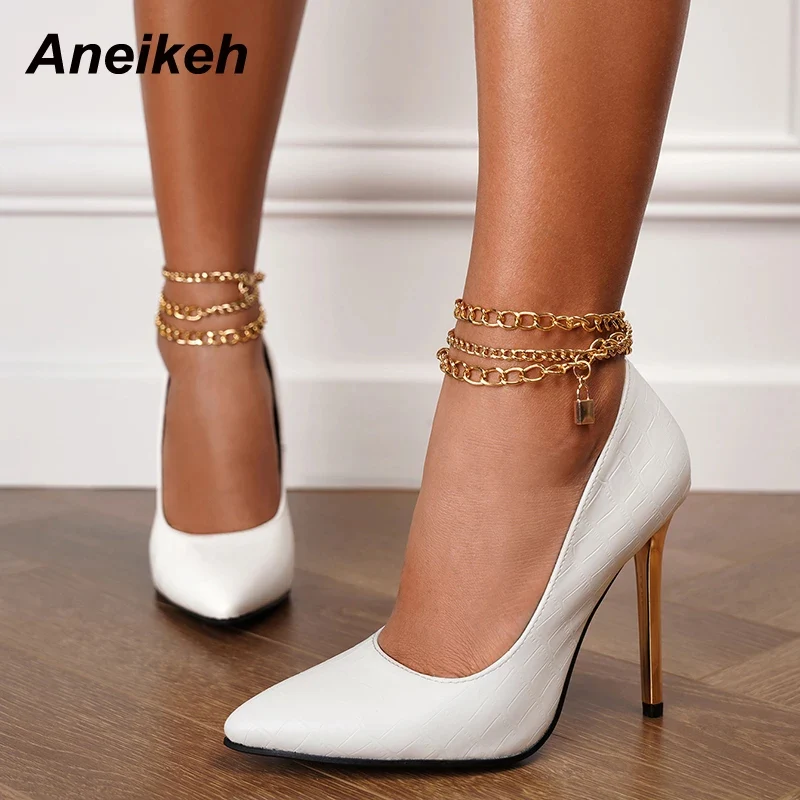 Chain Straps High Heels Pumps. - Image 2