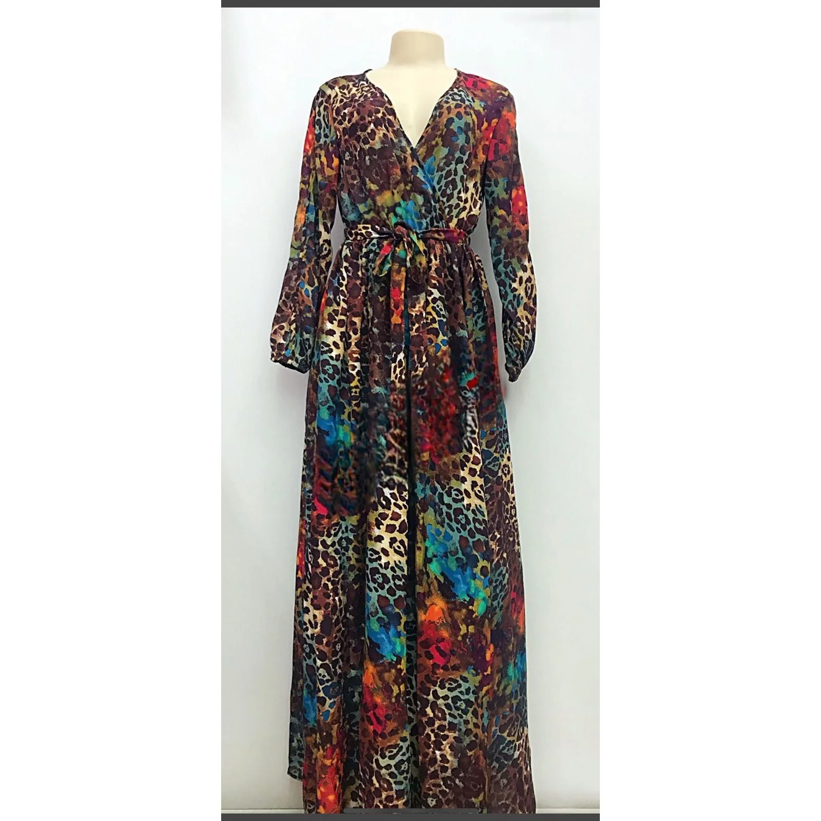 Colorful Leopard Print Maxi Dress. - Image 2