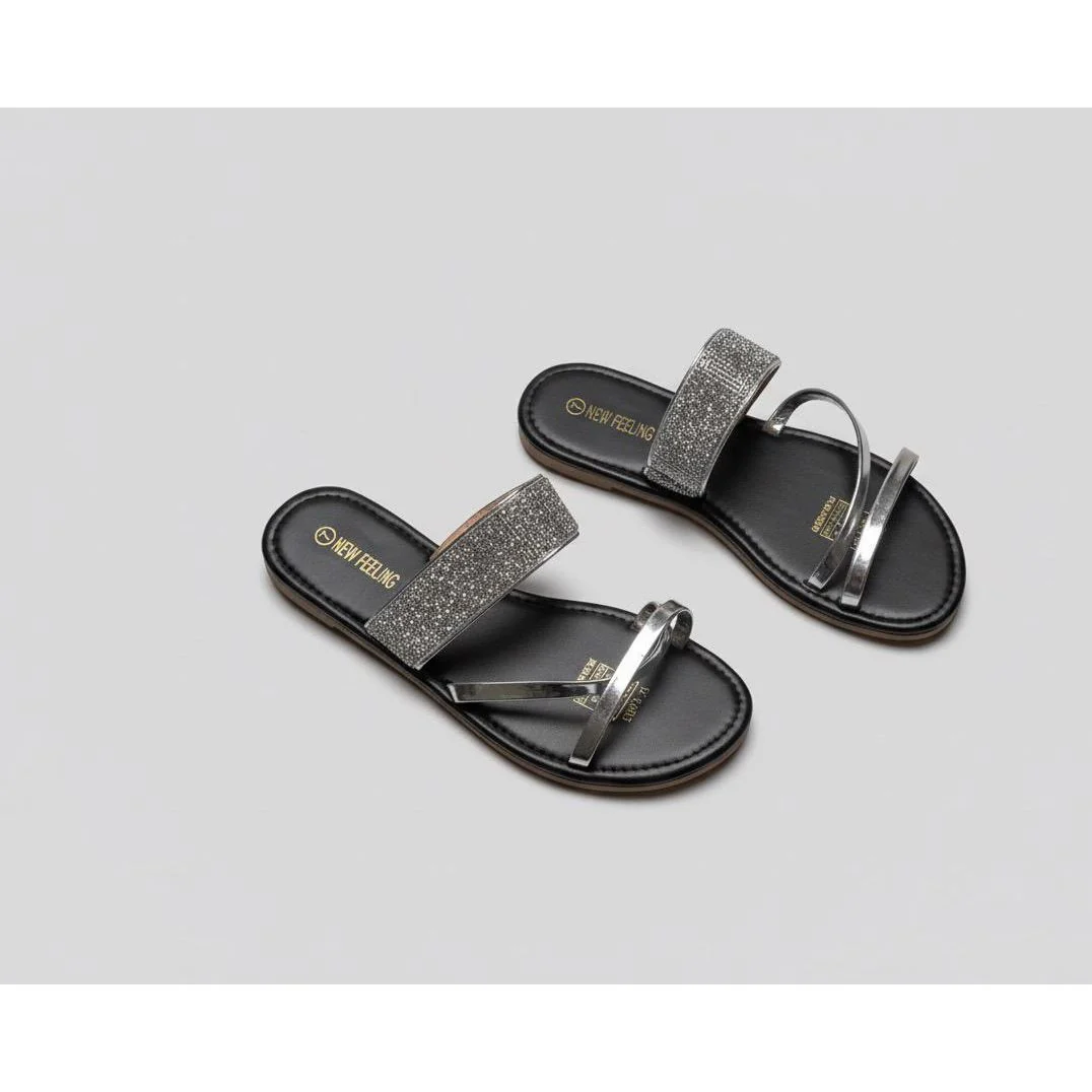 Comfortable & Fashionable Rhinestone Flat Sandals - Image 5