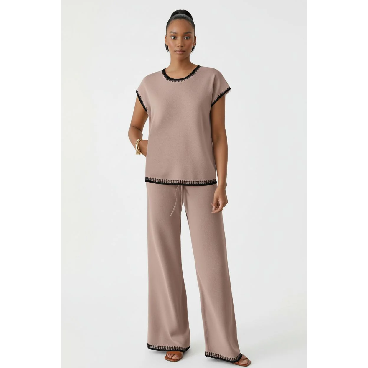 Contrast Trim Two-Piece Loungewear Set - Image 3