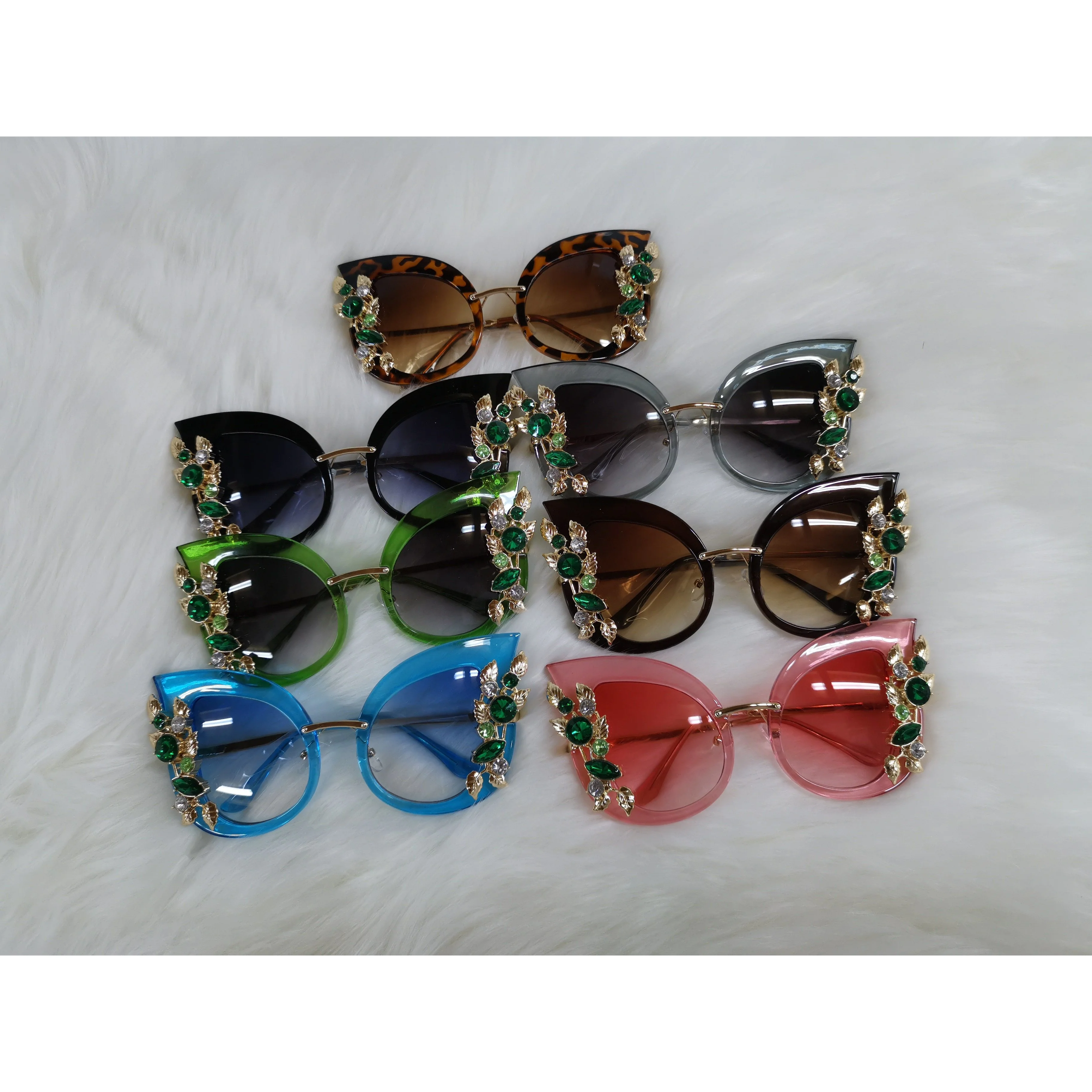 Flower Rhinestone Sunglas - Image 8