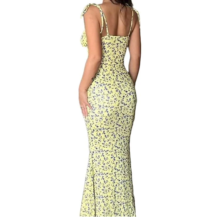 Elegant Ditsy Floral Printed Bodycon Dress. - Image 3