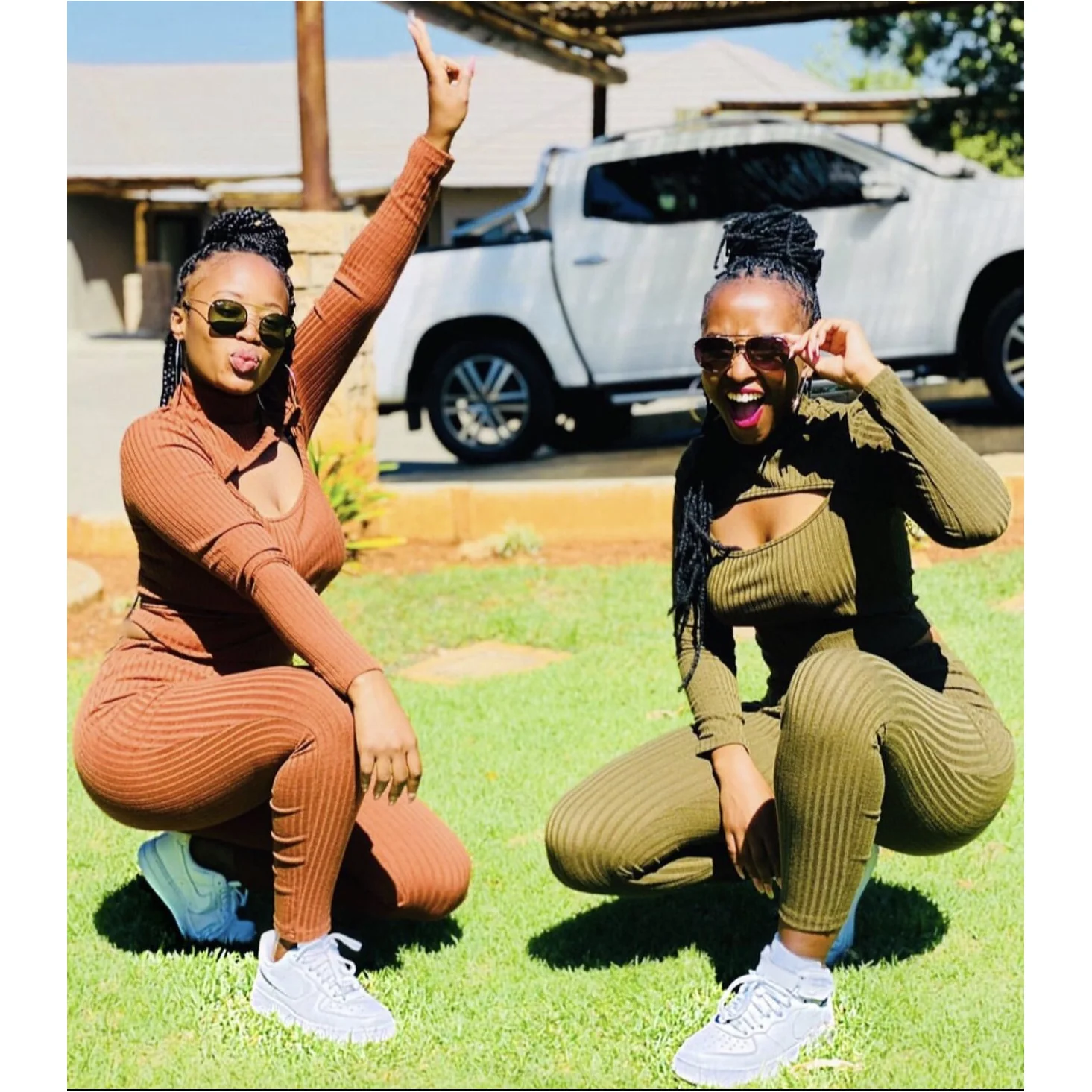 free me Twin Set