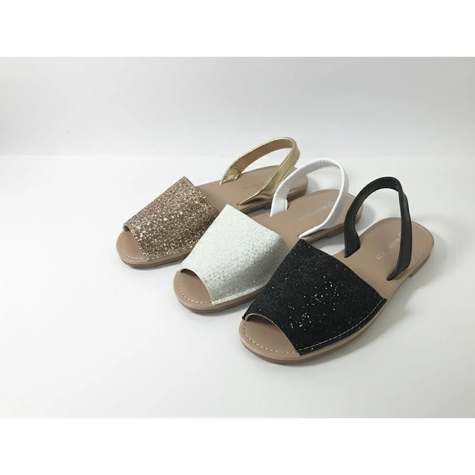 Fusion of Traditional Craftsmanship Modern Design Shoes - Image 2