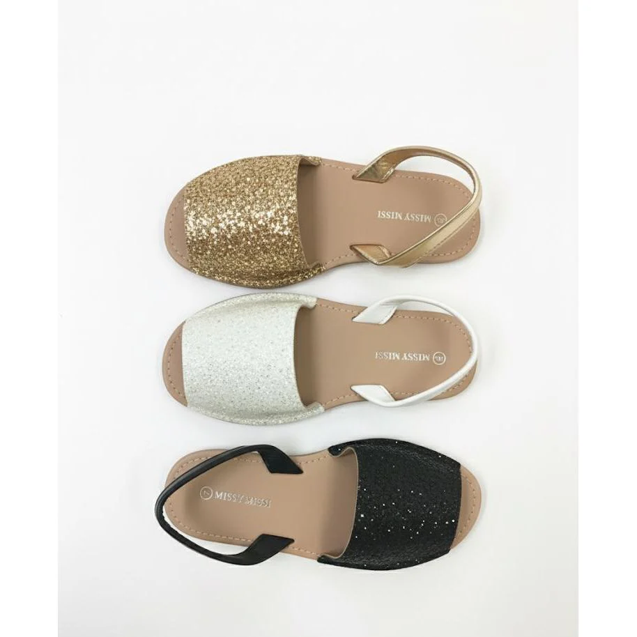 Fusion of Traditional Craftsmanship Modern Design Shoes - Image 3