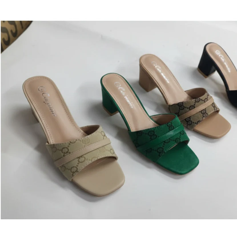 Genuine leather ladies low heel slippers. - Image 3