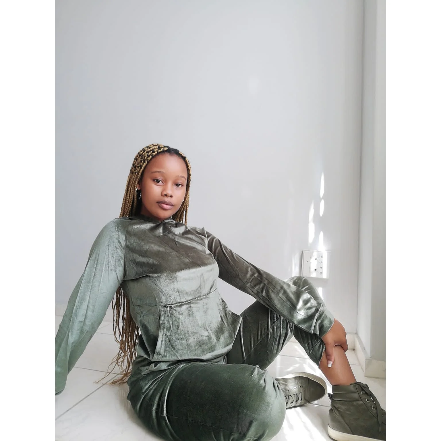 Hooded Pockets Casual Velvet Two Piece Set - Image 9