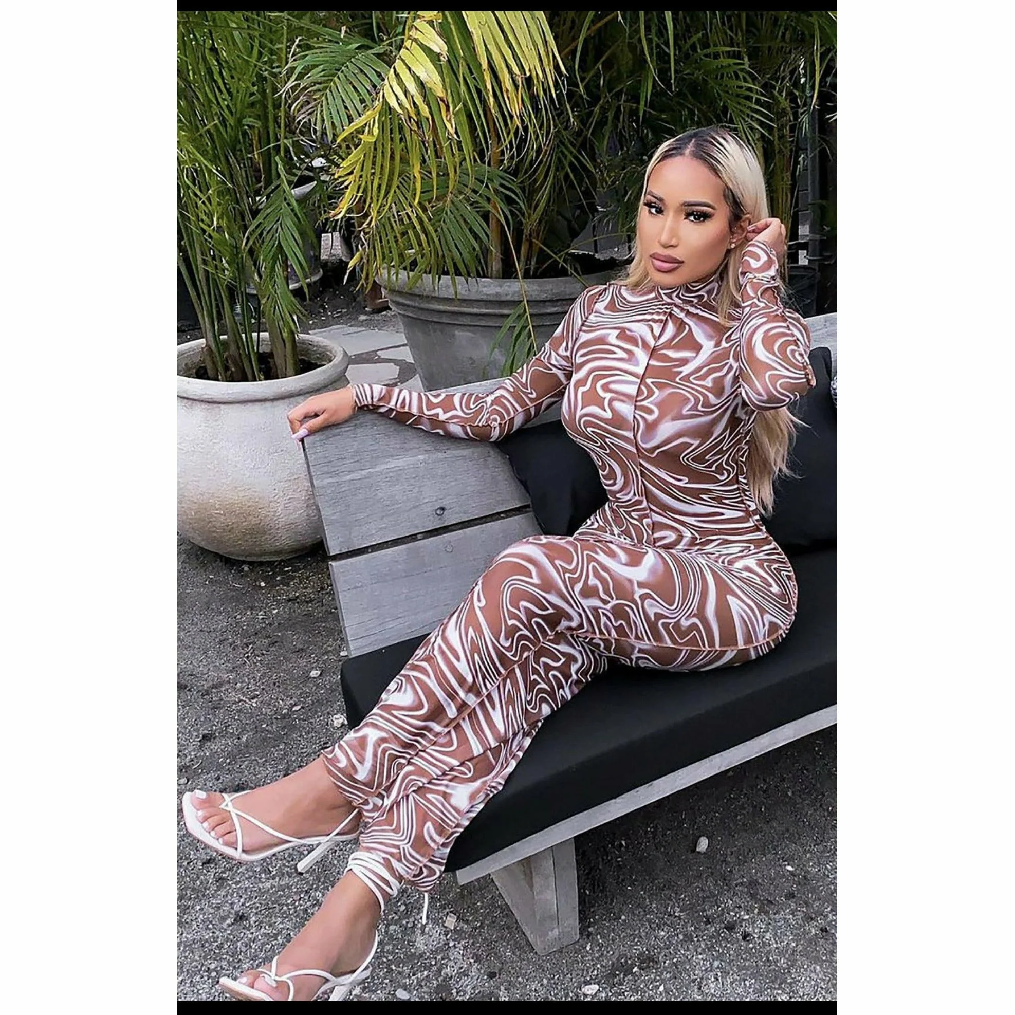 Long Sleeve Round Neck Bodycon Dress - Image 2