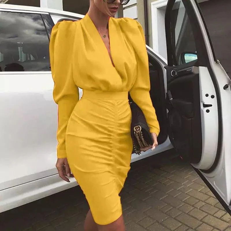 Long Sleeve V-neck Ruched Bodycon Dress - Image 3