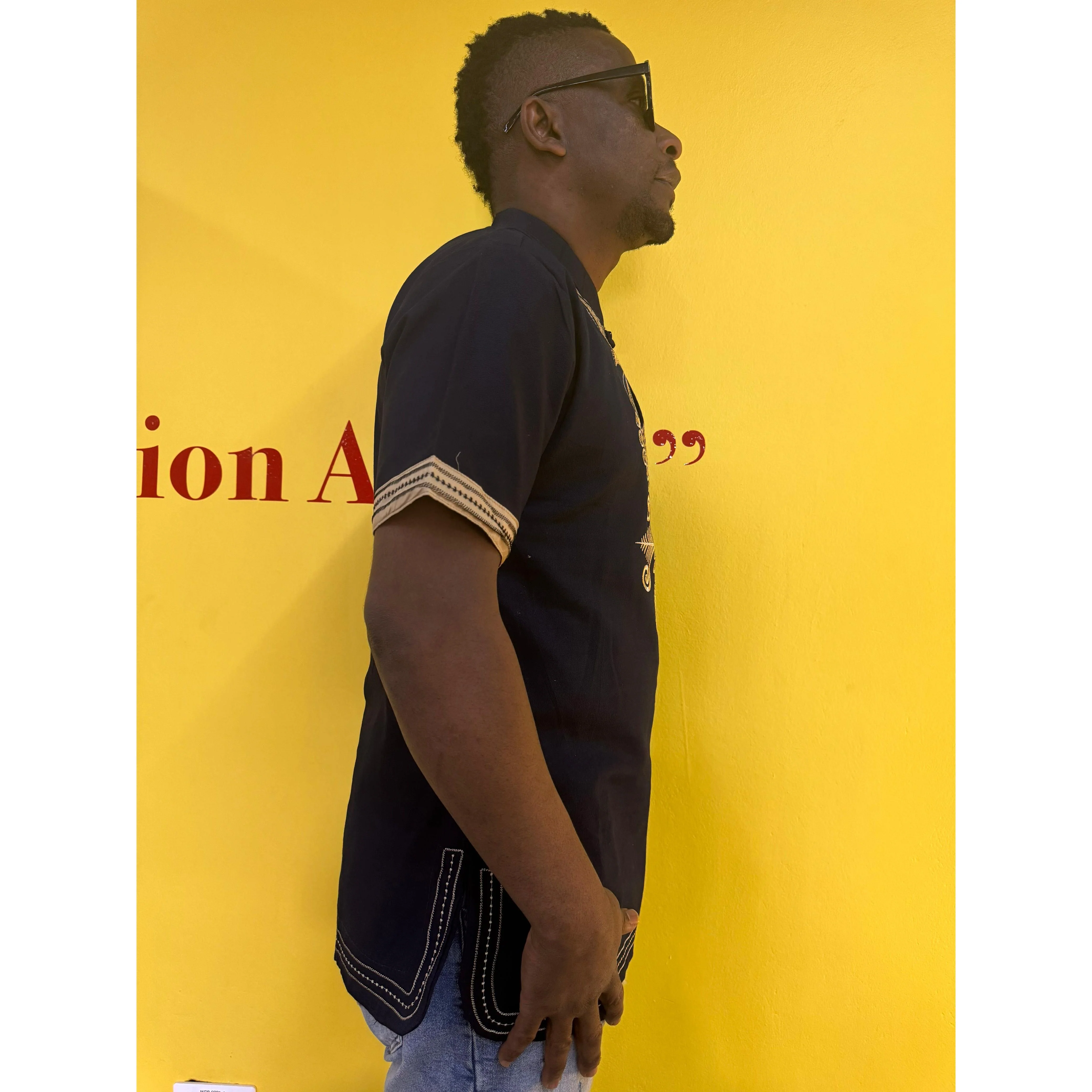 Mens African Vintage Embroidered T-Shirt - Image 12