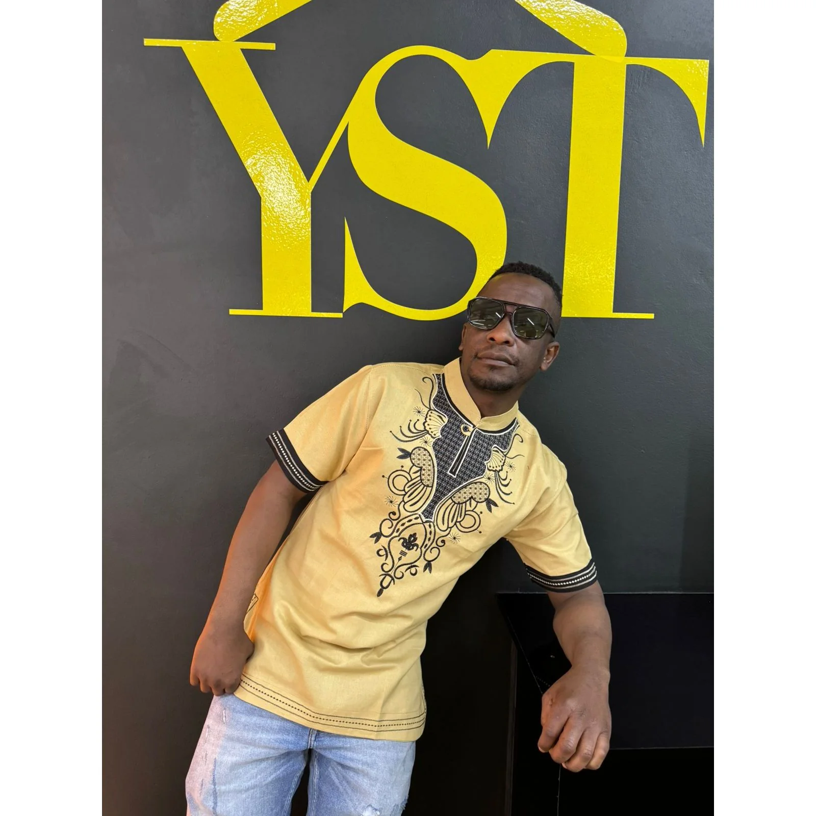 Mens African Vintage Embroidered T-Shirt - Image 7