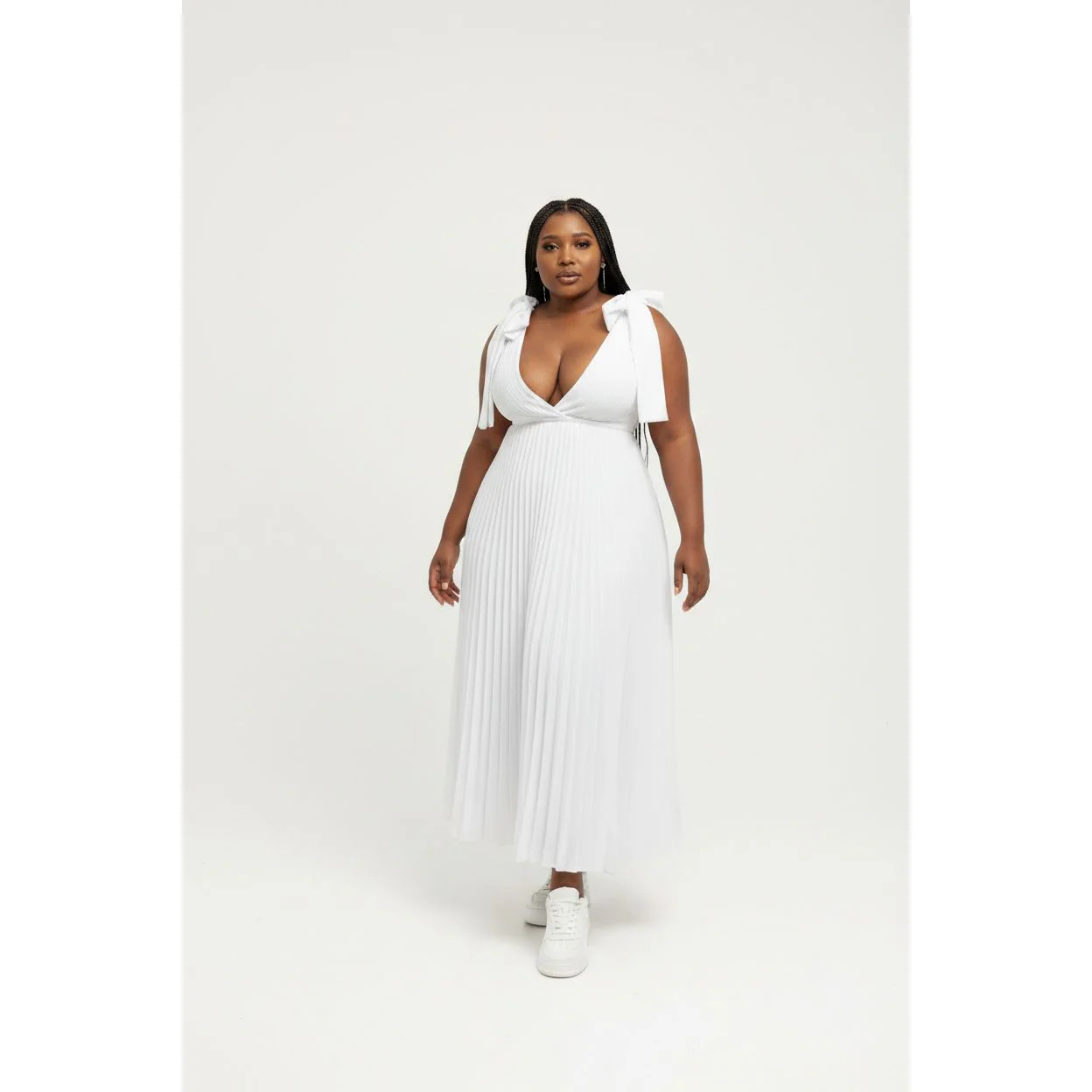 Plus Size Pleated Maxi Dress. - Image 3