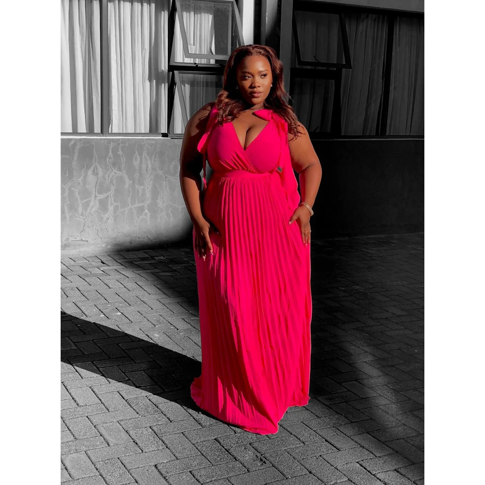 Plus Size Pleated Maxi Dress. - Image 9