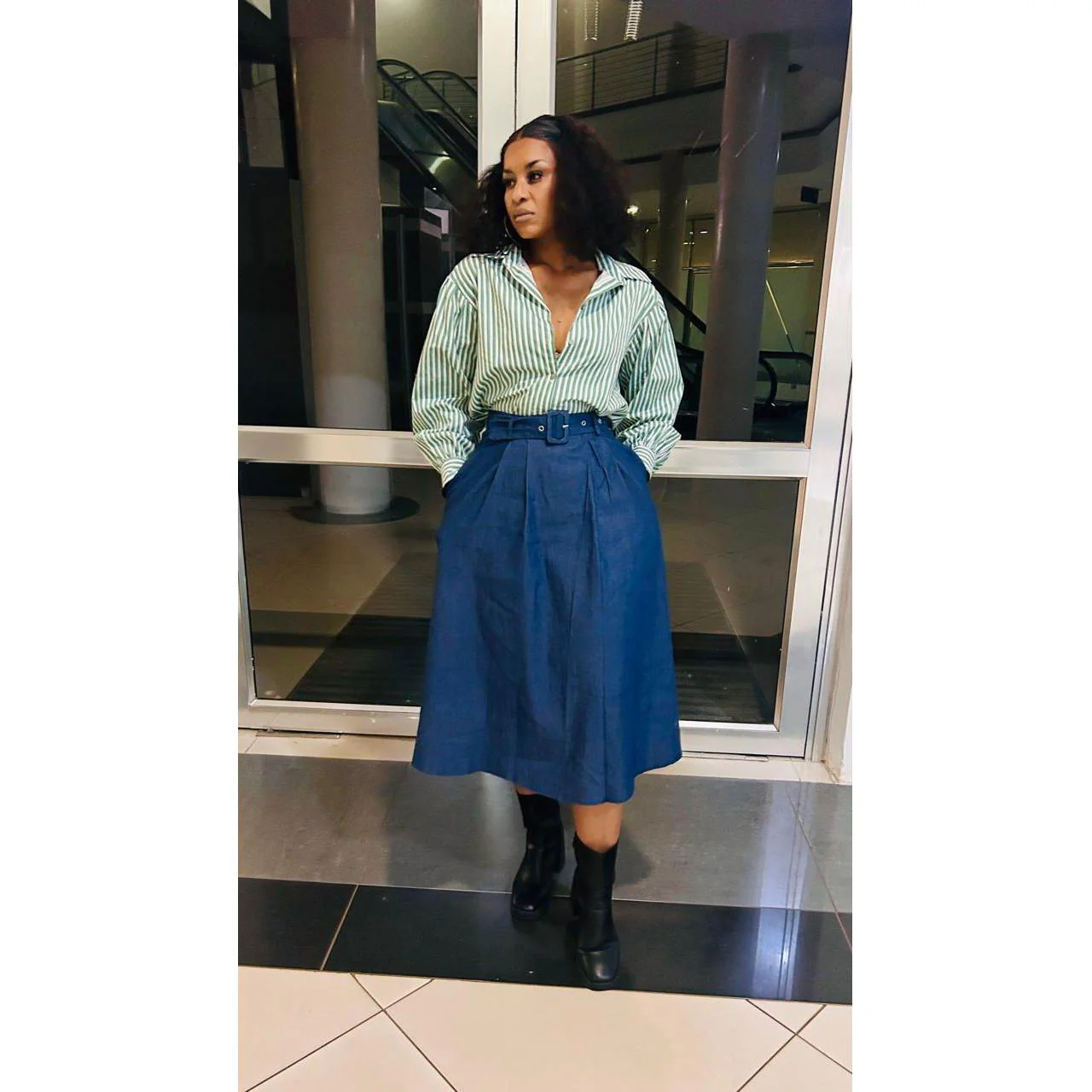 Retro Fringed Denim A-Line Midi Skirt - Image 8
