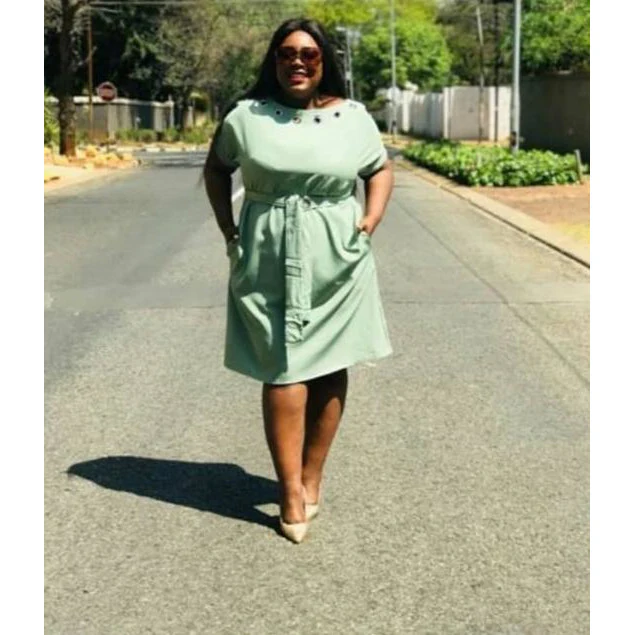 Round Holes Neck Dress 