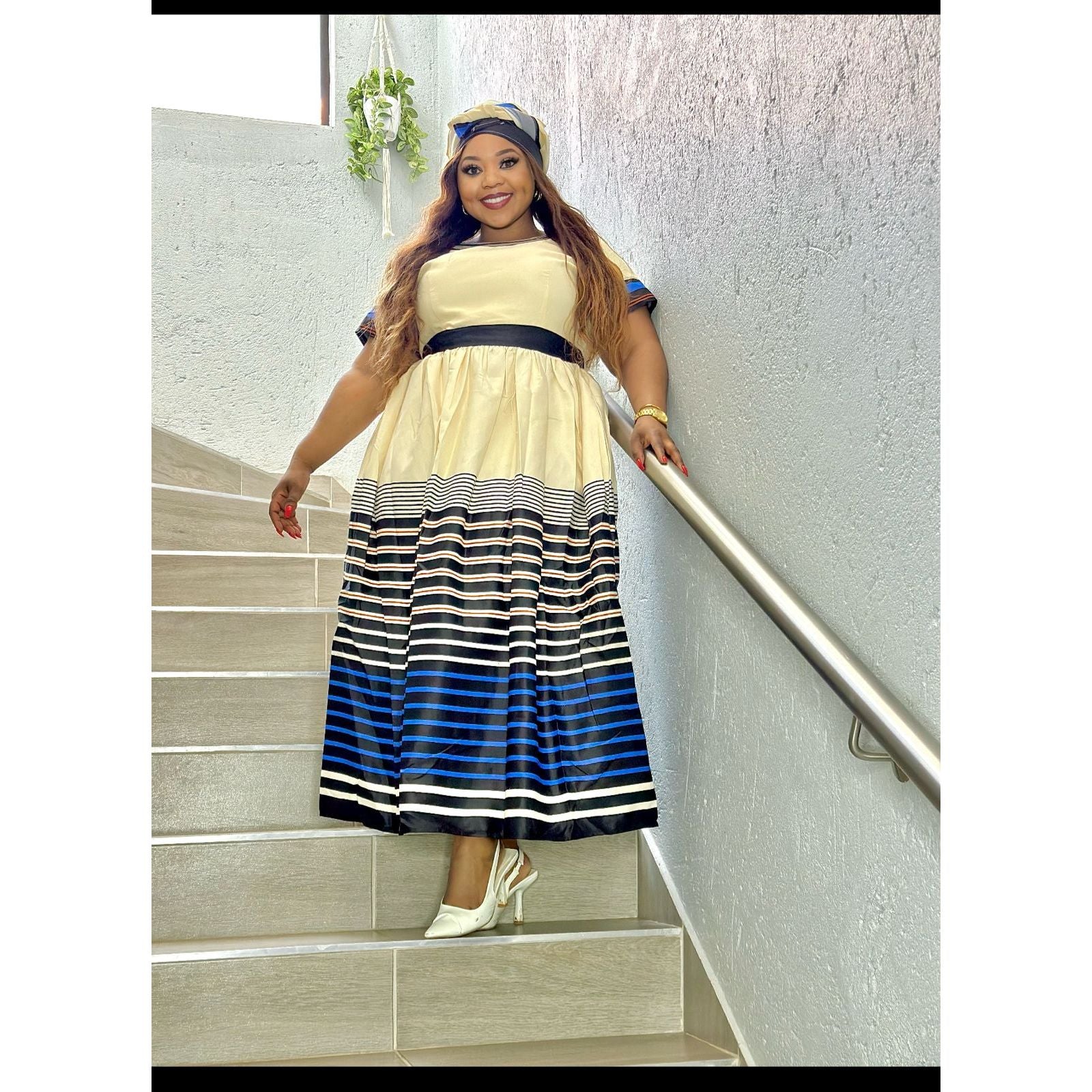 Round Neck Short Sleeves Traditional Dress - Image 4