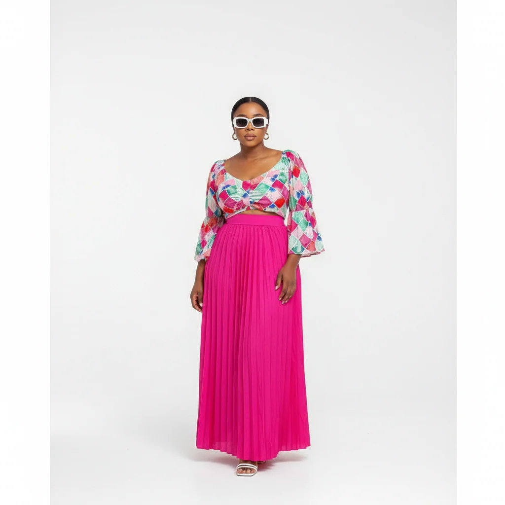 Sexy Round Neck Crop Top and Pleated Skirt - Image 2