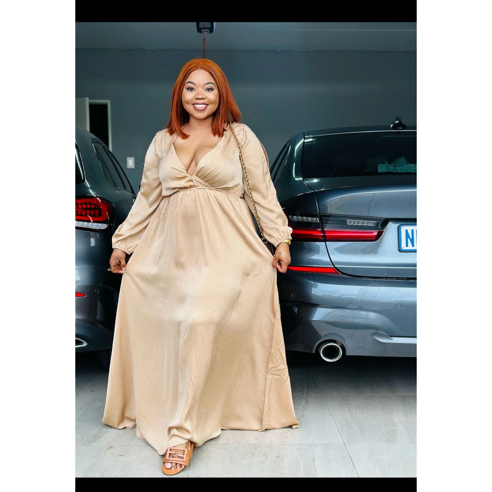 Long Sleeve V-Neck Maxi Dress. - Image 4