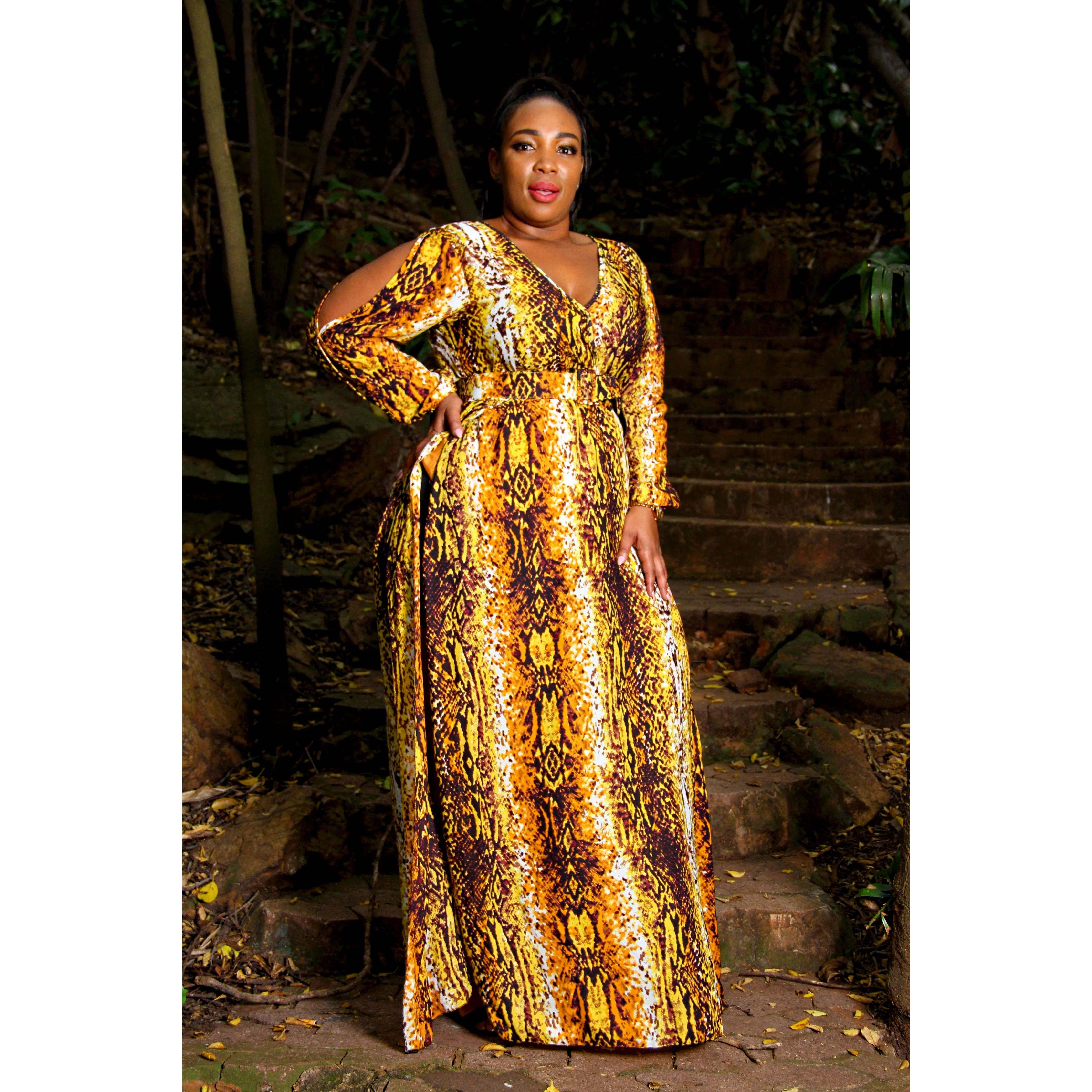 Side slit chiffon maxi dress.  - Image 9