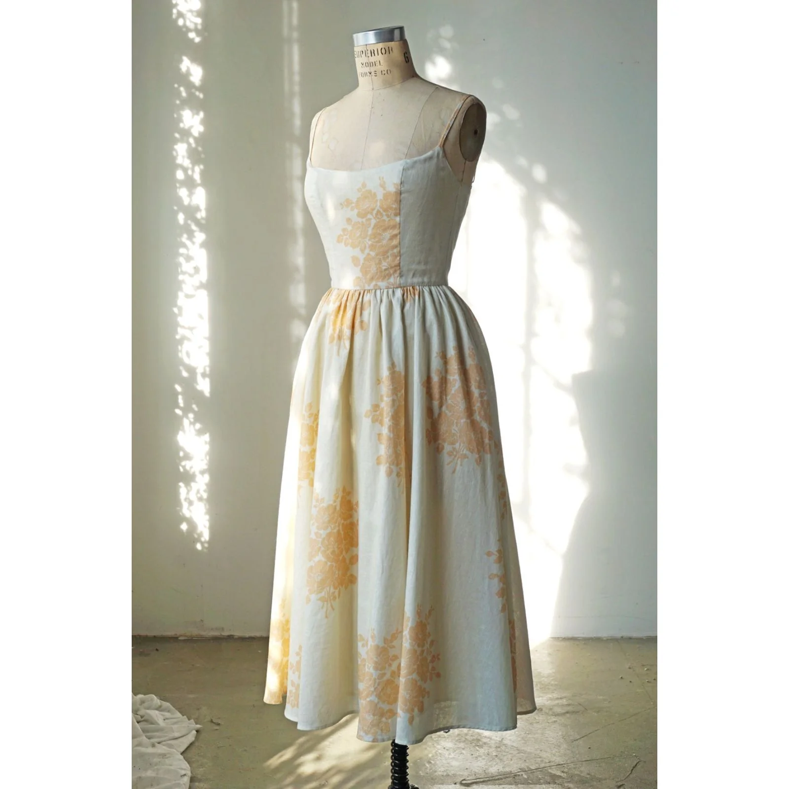 Sleeveless Floral A Line Fit Flare Midi Dress - Image 4