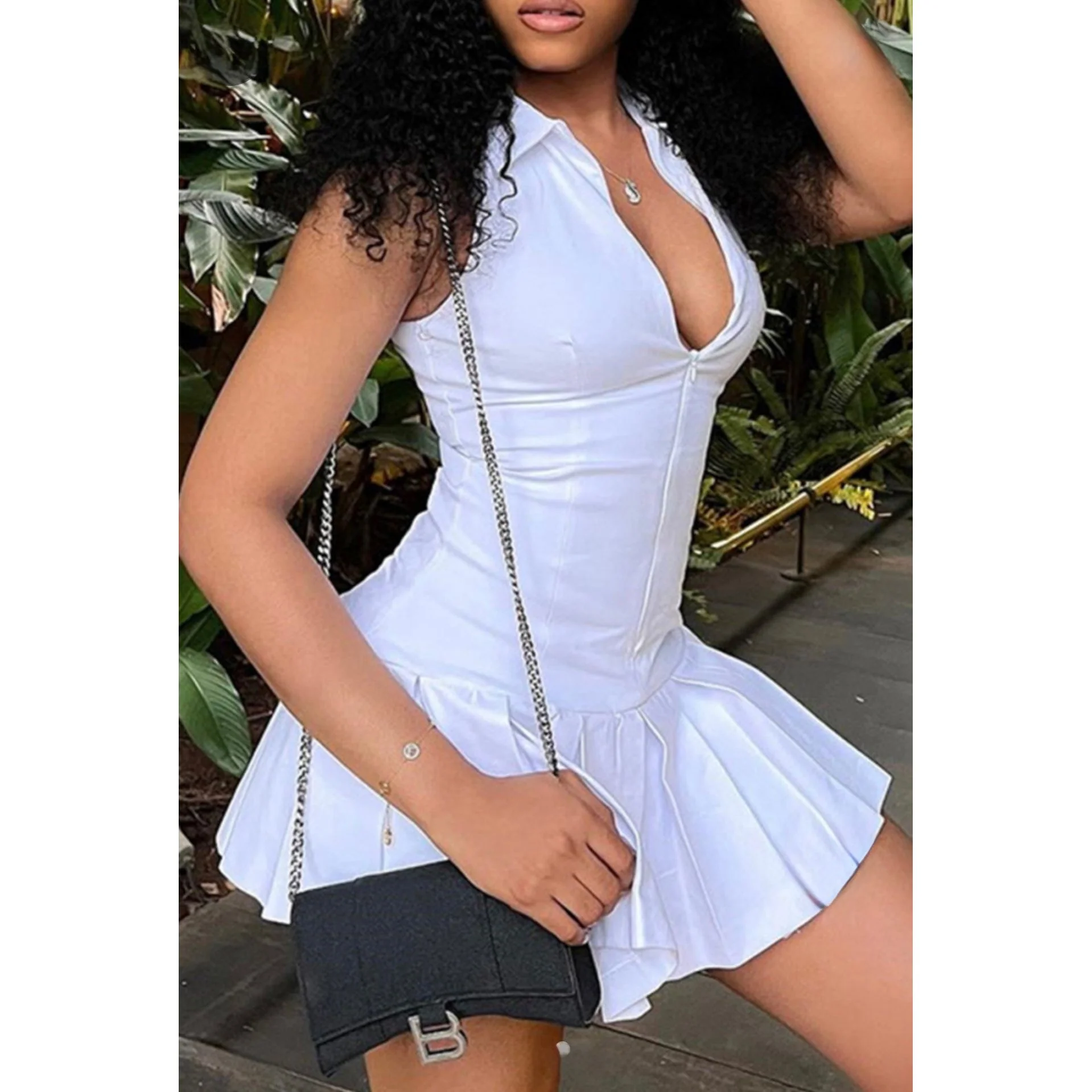 Sleeveless Pleated sexy midi dress. - Image 3
