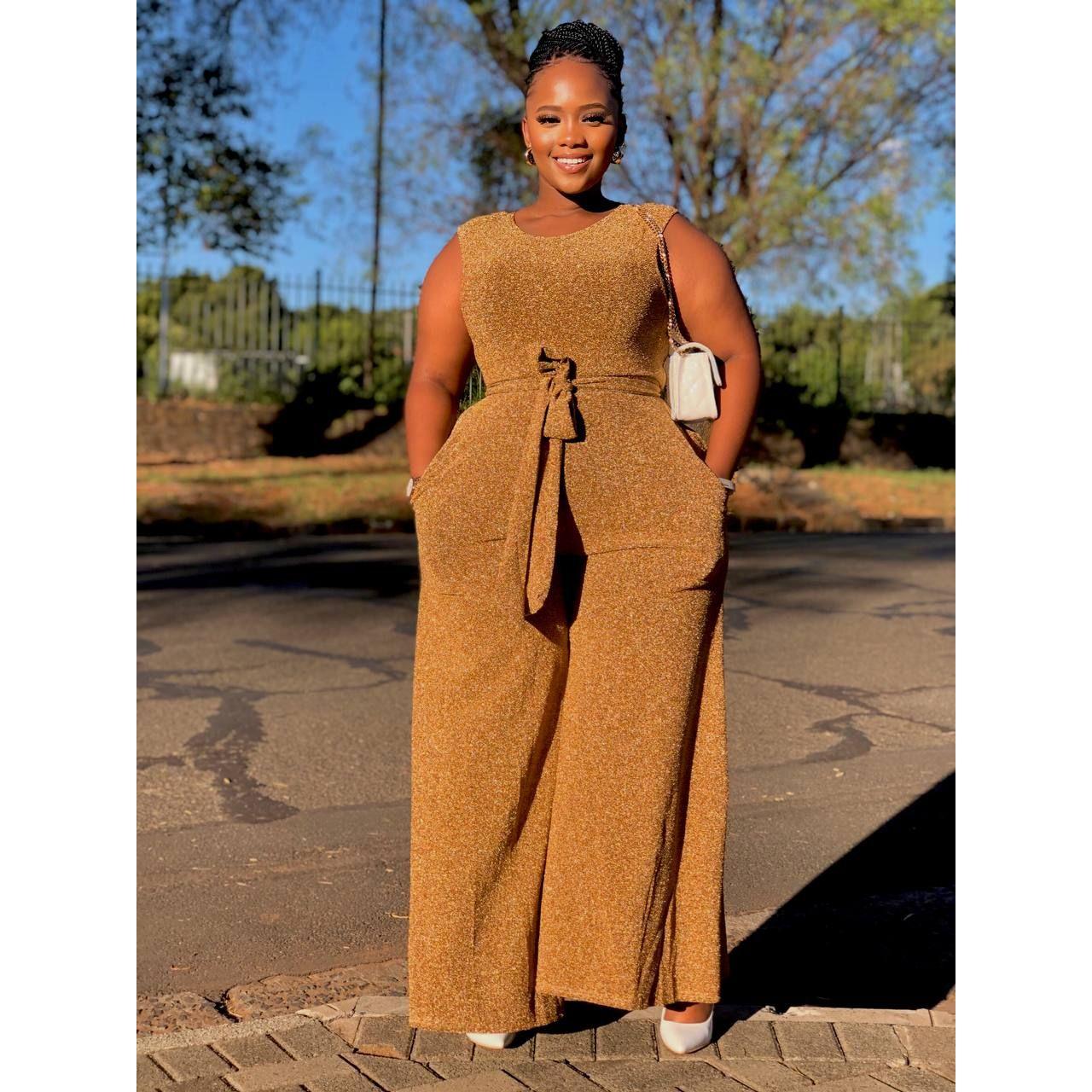 Sleeveless Round Neck Jumpsuit. - Image 2