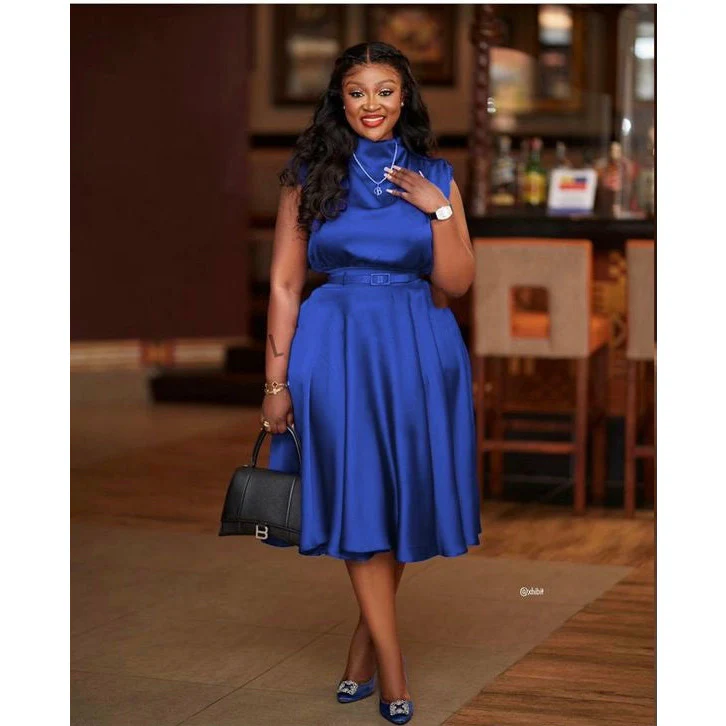 Sleeveless Round Neck MIDI Dress - Image 2