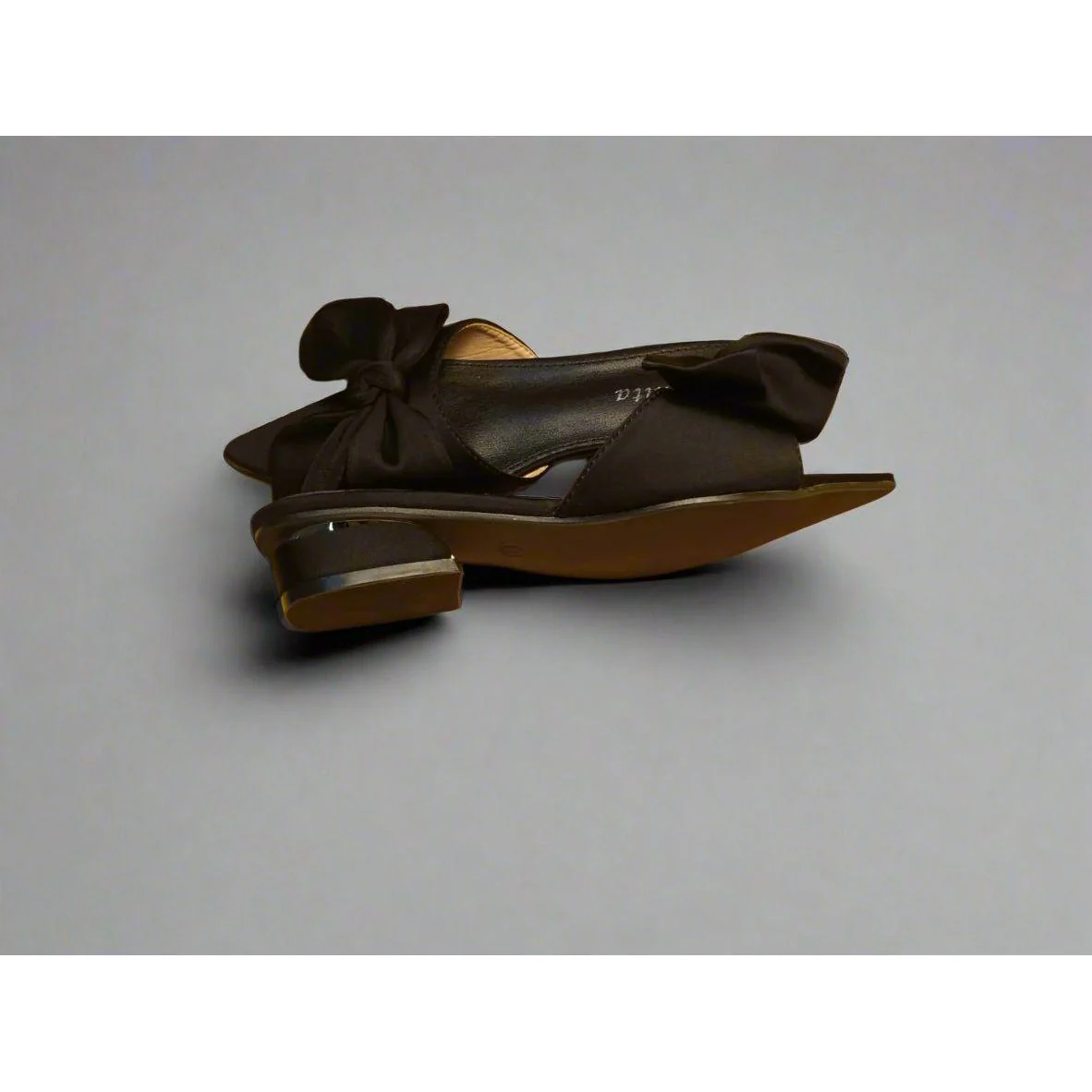 Textile Slide Sandals with Bow Decor. - Image 3