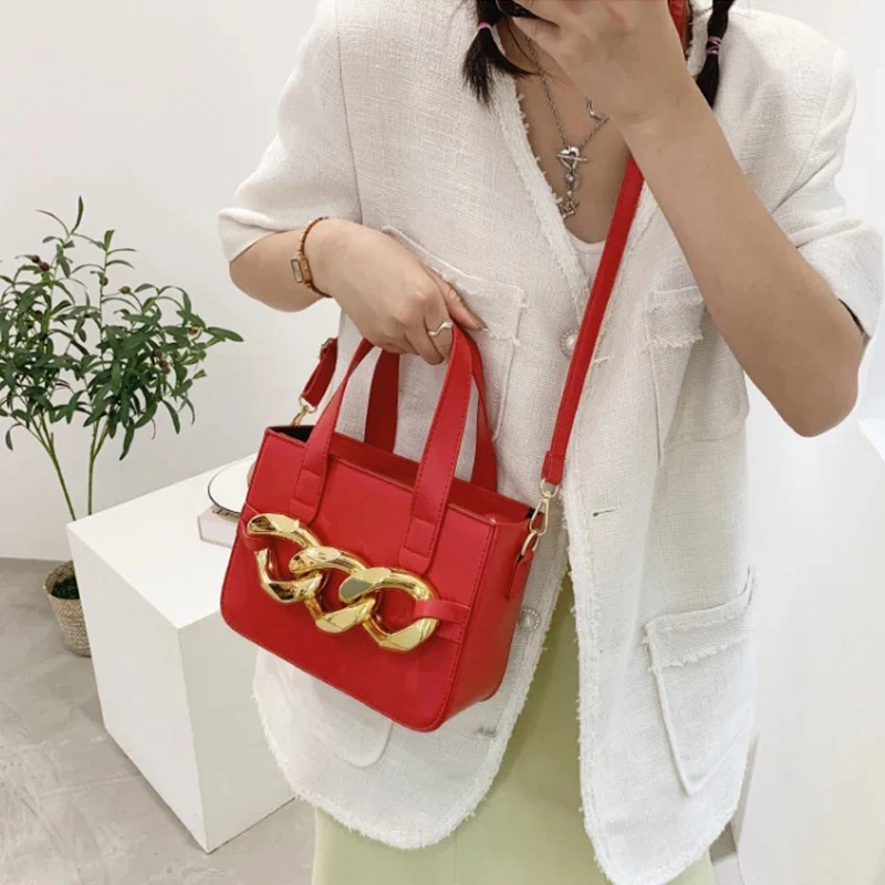 Thick Chain Small Crossbody Bag - Image 7