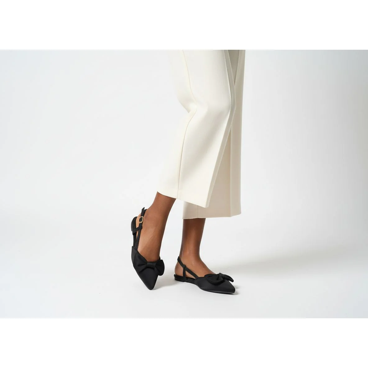 Women's Bow Trim Pointed Slingback Shoes - Image 5